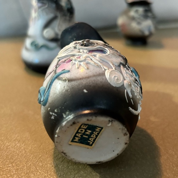 3 Vintage Japanese Miniature Dragon-ware Pitchers,Jug With Raised Blue Moriage - Picture 8 of 10